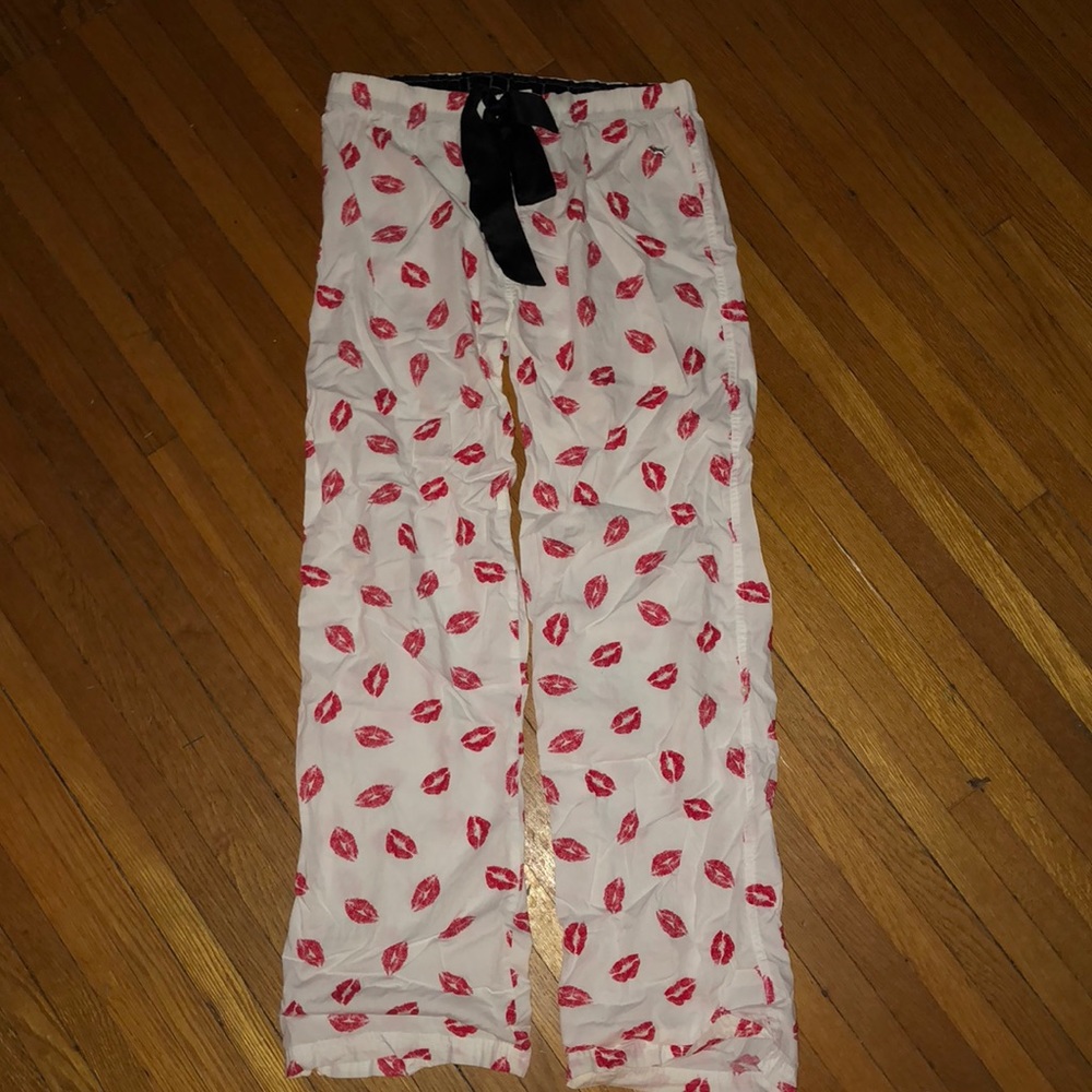 Victoria’s Secret PINK lounge pants